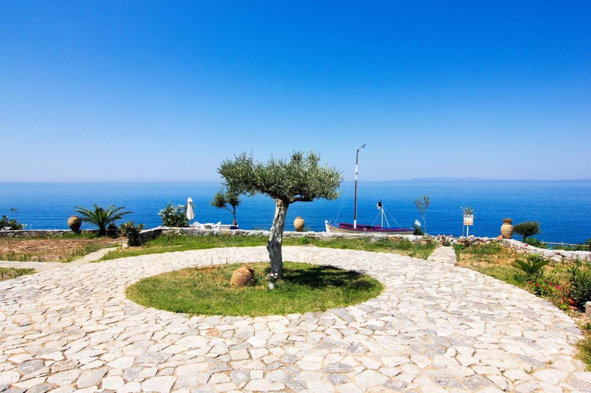 Mani Apartments Agios Nikolaos  Buitenkant foto