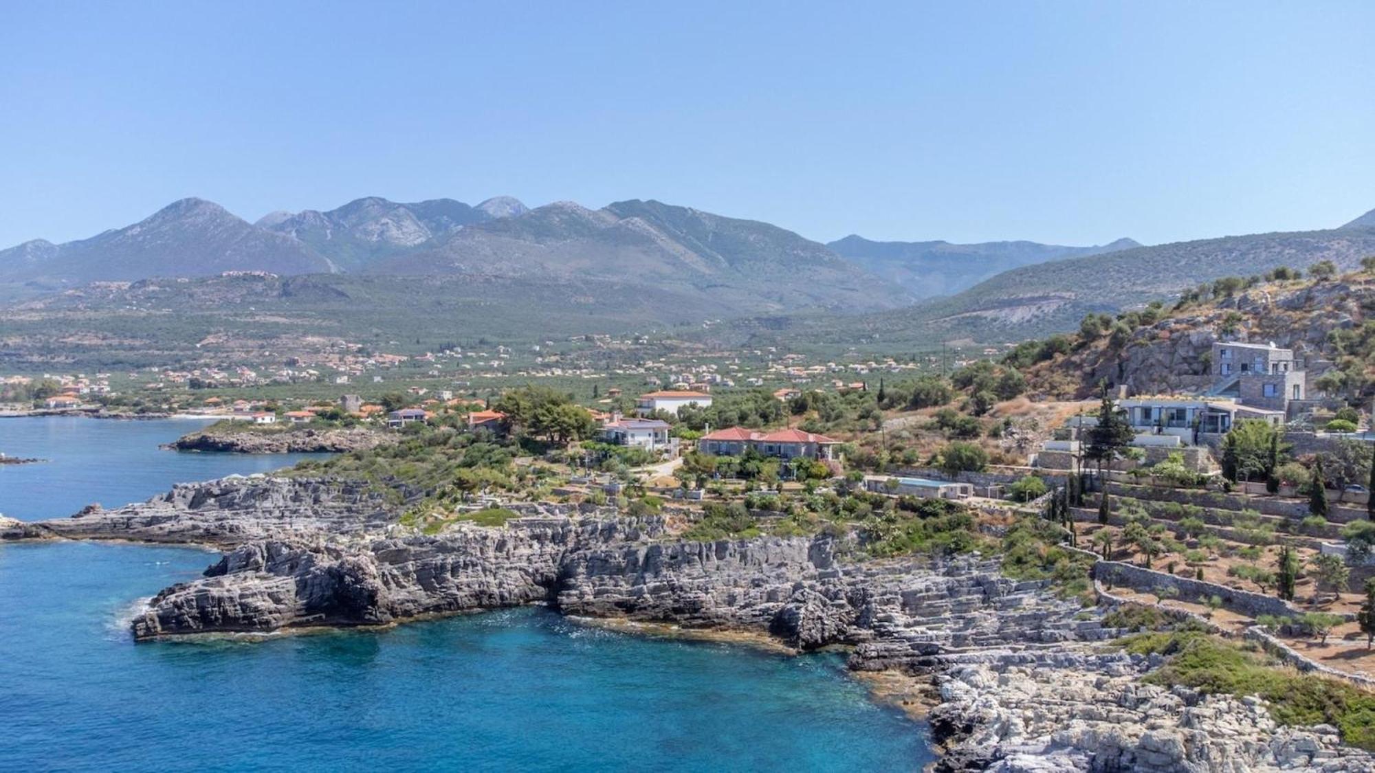 Mani Apartments Agios Nikolaos  Buitenkant foto