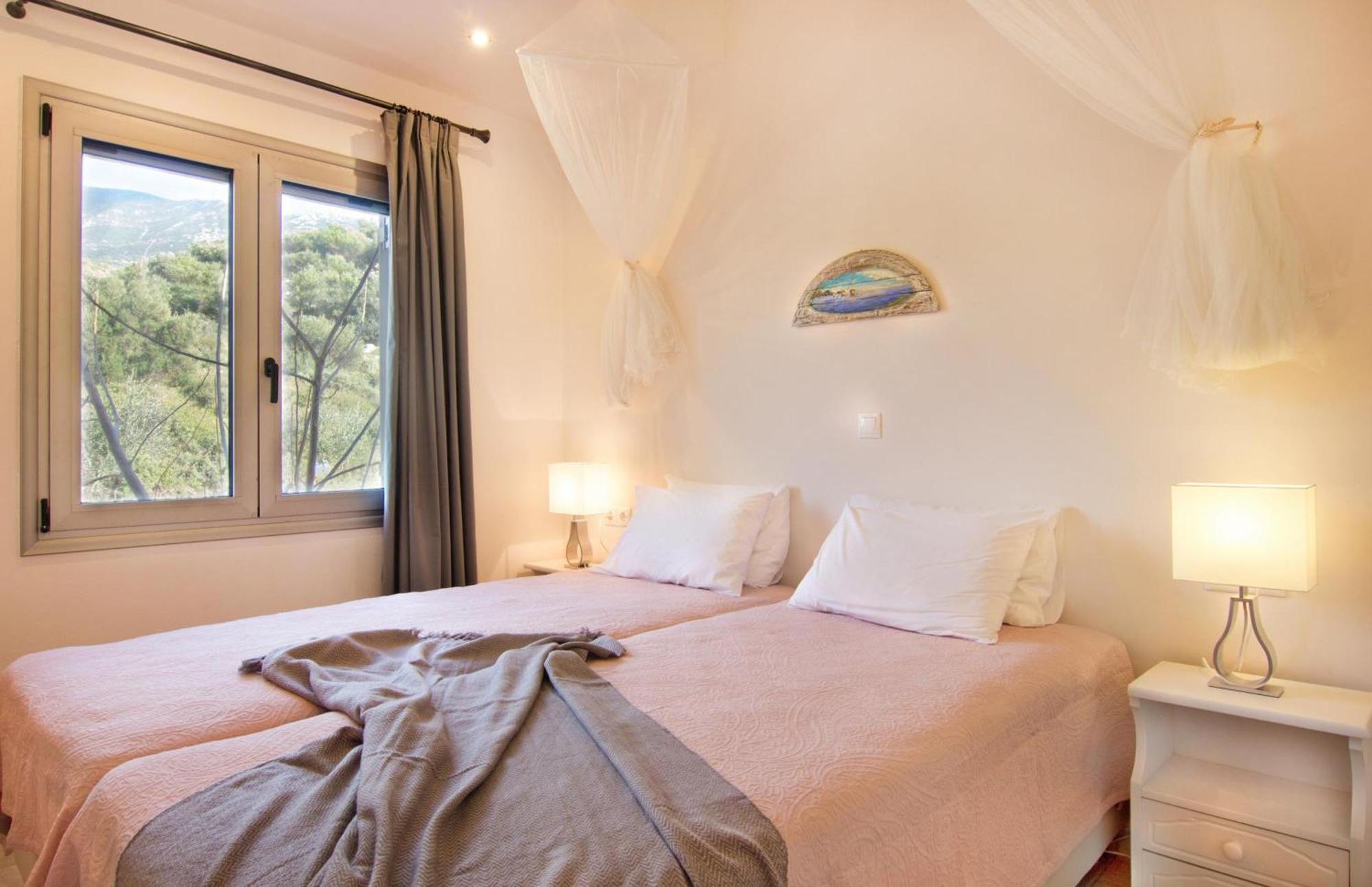 Mani Apartments Agios Nikolaos  Buitenkant foto