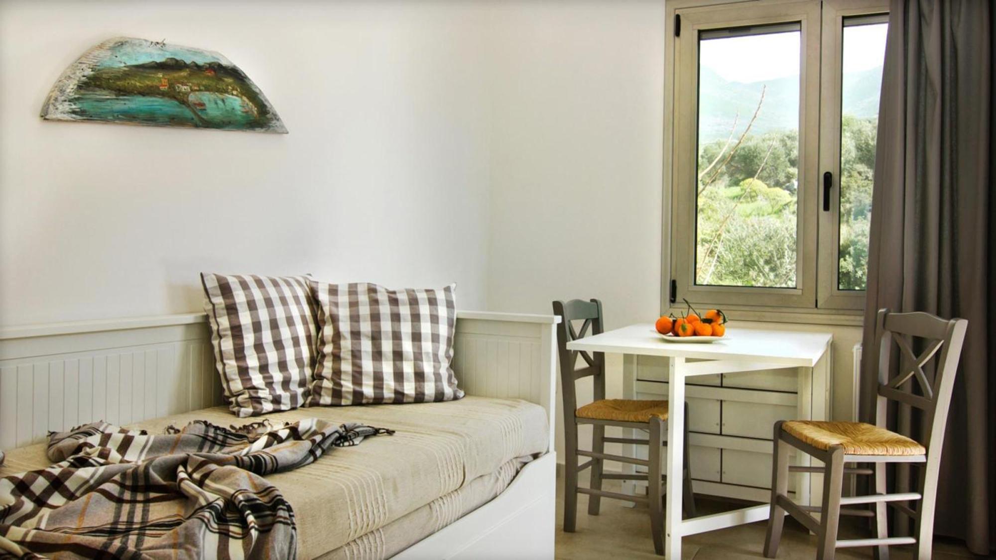Mani Apartments Agios Nikolaos  Buitenkant foto