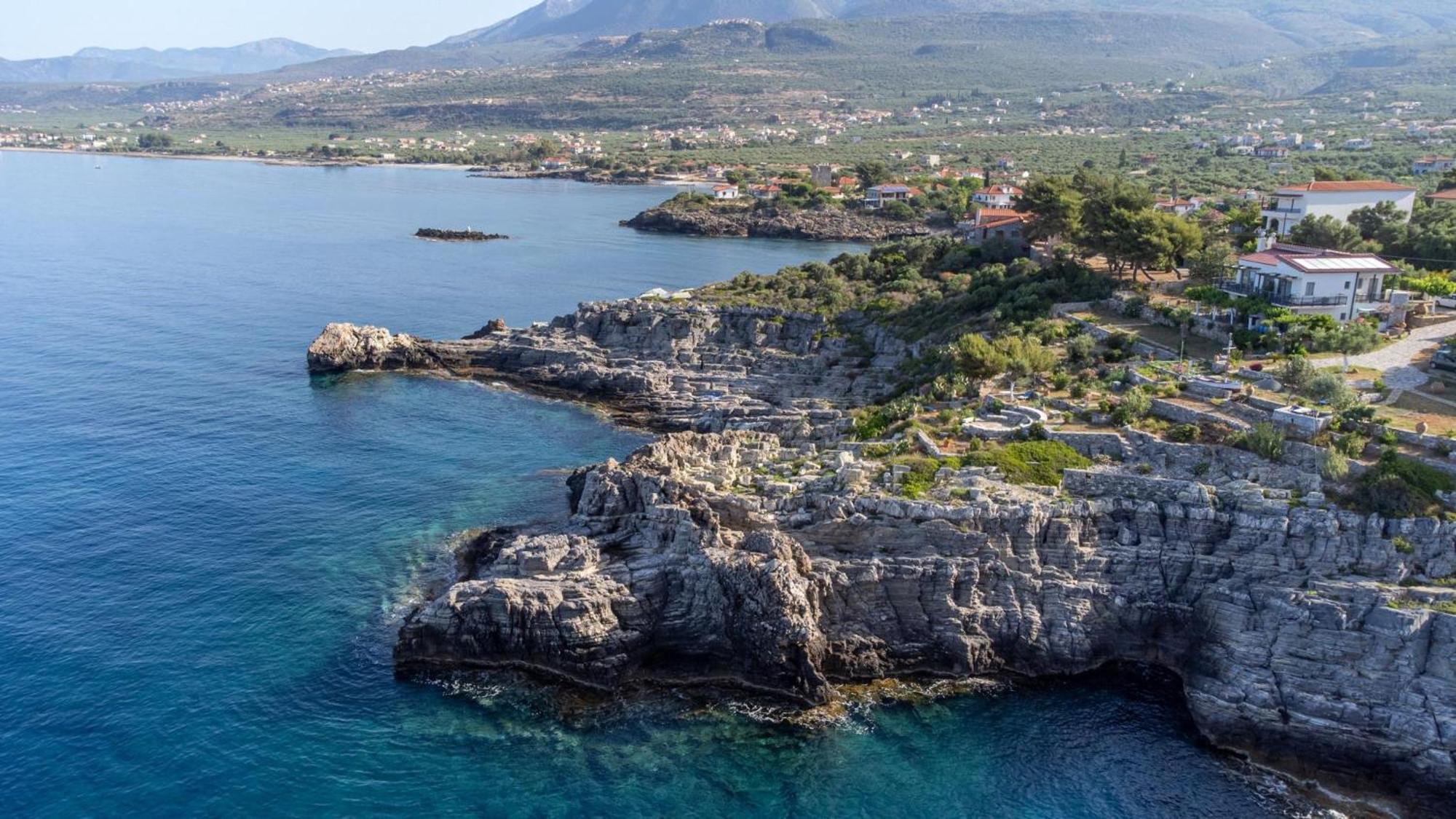Mani Apartments Agios Nikolaos  Buitenkant foto